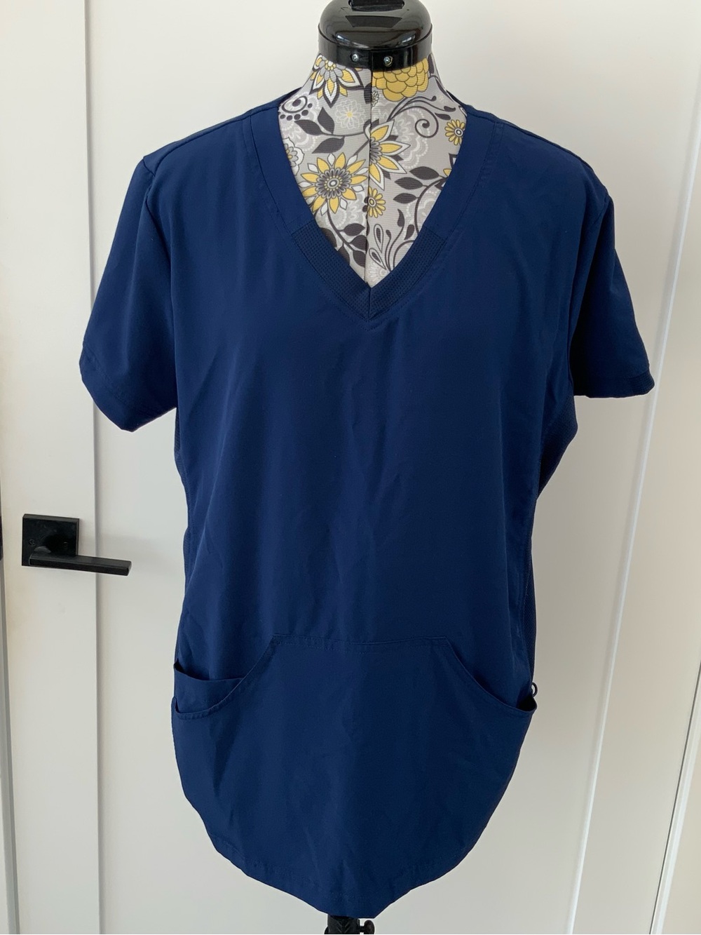 Women's V-Neck Navy SCRUB Short Sleeve Top with Front Pockets